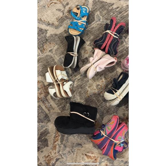 Lot of Toddler Shoes Sizes 4-6 (13 total pairs) - Picture 2 of 4